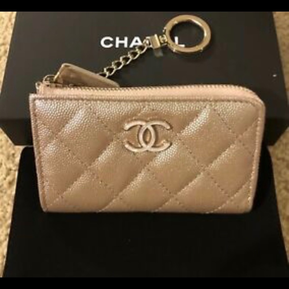 ⛔️SOLD⛔️ Chanel 🦄 19S Pearly Beige O Key - Picture 8 of 8